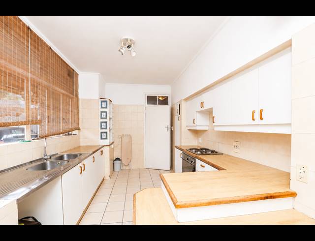 10 BEDROOM HOUSE FOR SALE IN GLENWOOD